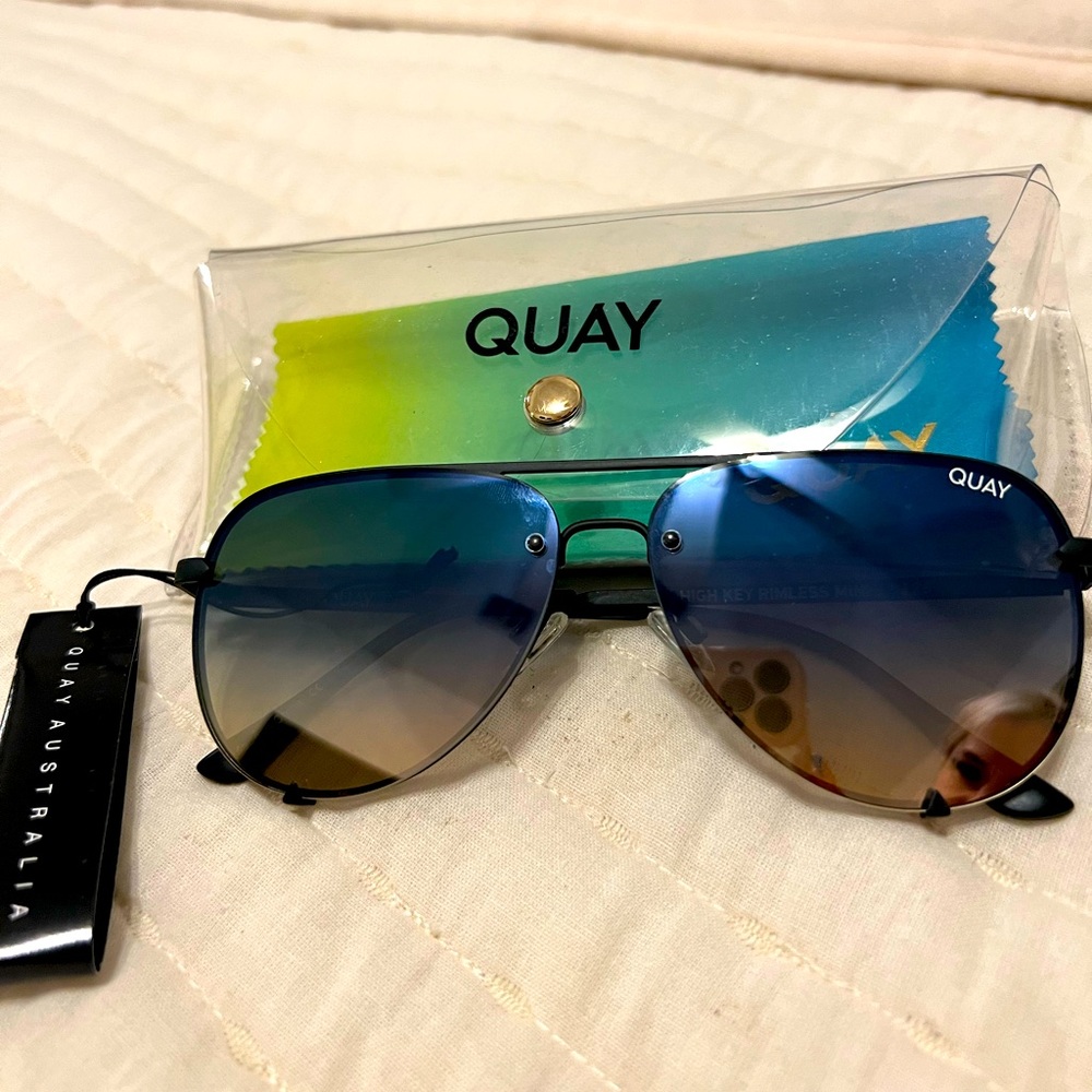 Quay mini high key aviators gradient blue lenses matte black frame